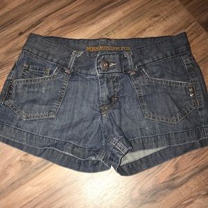 super cute jeans shorts